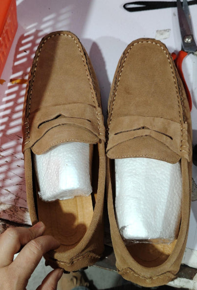 Men Casual Suede Leather Loafers Black Solid Leather Driving Moccasins Gommino Slip on Men Loafers Shoes Male Loafers Big Size